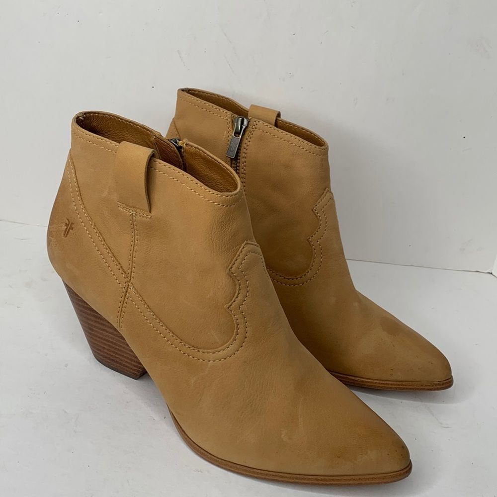 Frye Reina Western cut tan leather ankle boot